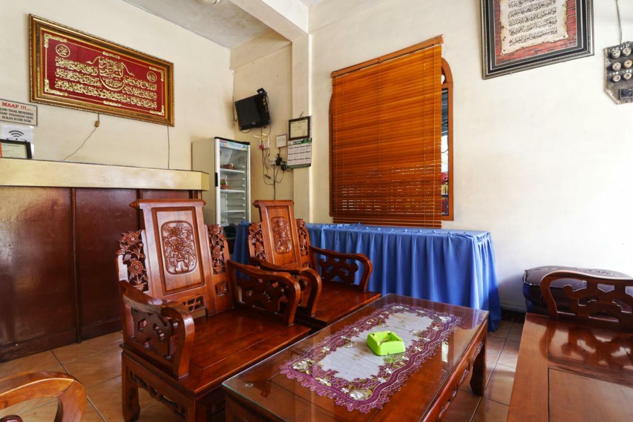 Wisma Yuli Syariah Hotel Medan Exterior photo